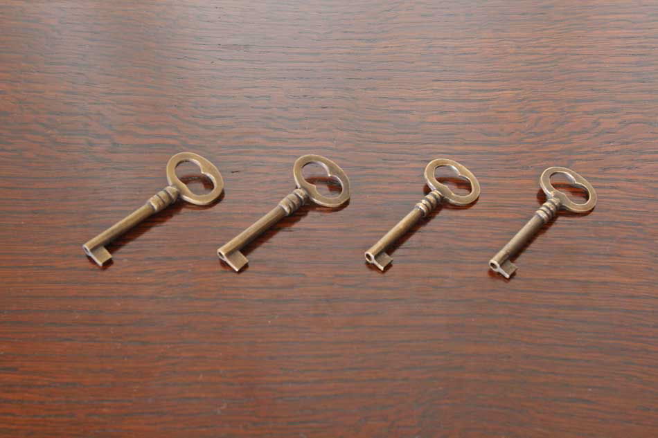 真鍮製キャビネットキー　70サイズ