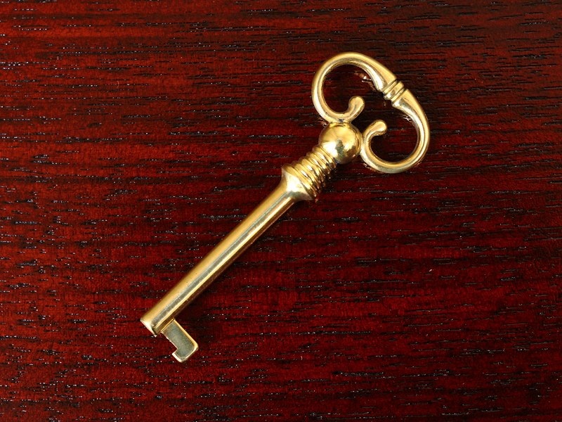 真鍮製キャビネットキー/キドニー　66サイズ