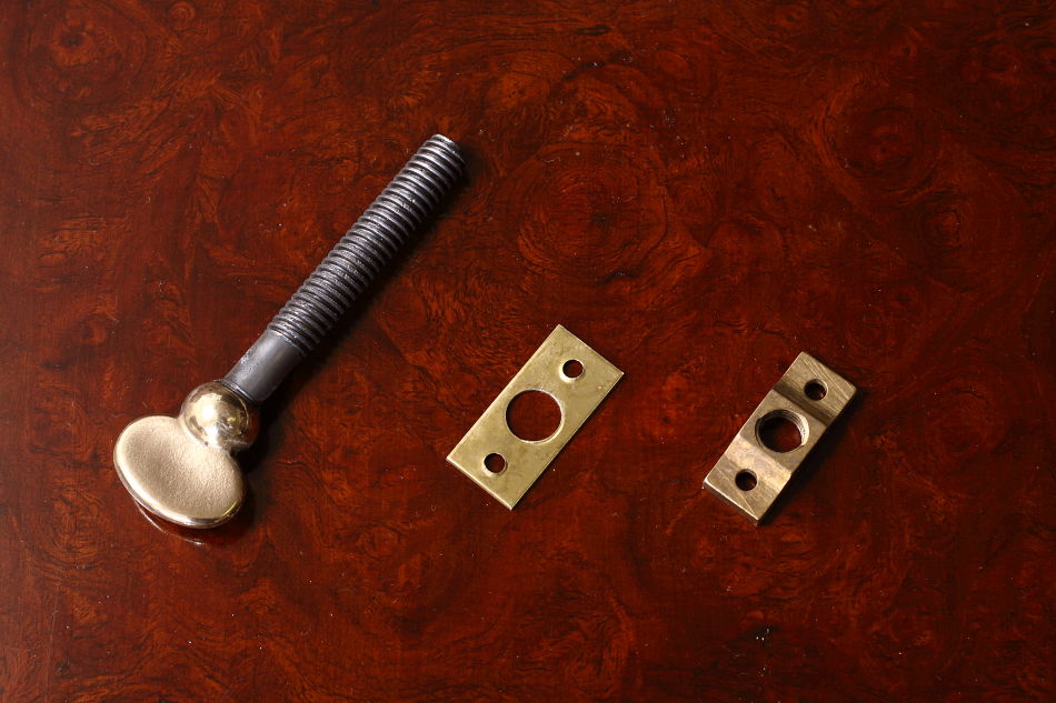 真鍮製テーブルターンスクリュー Φ9.5×64サイズ