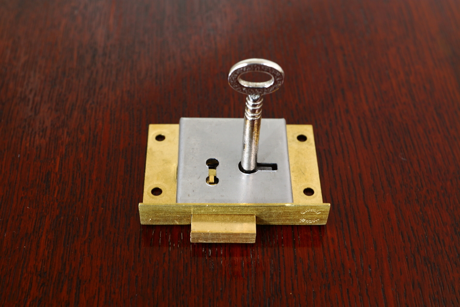 真鍮製ドロワーロック キーセット19　65×48