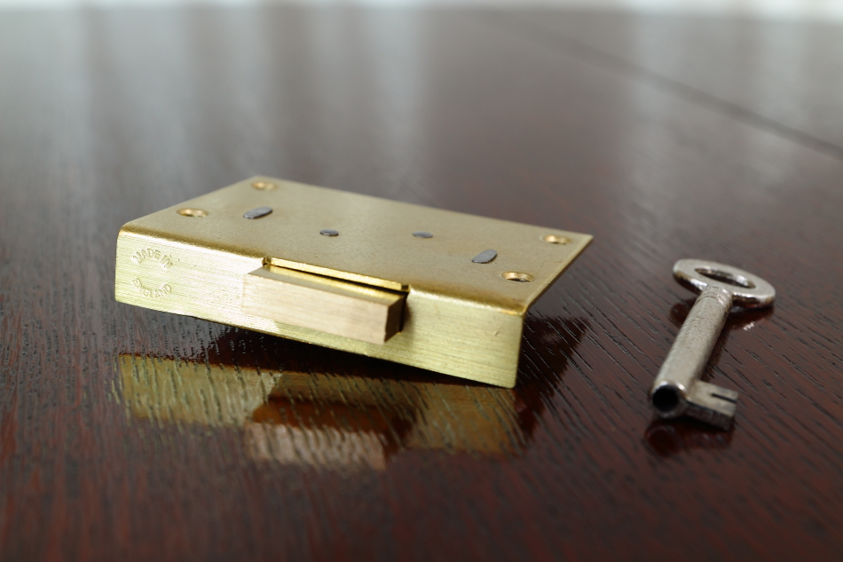 真鍮製ドロワーロック キーセット19　65×48